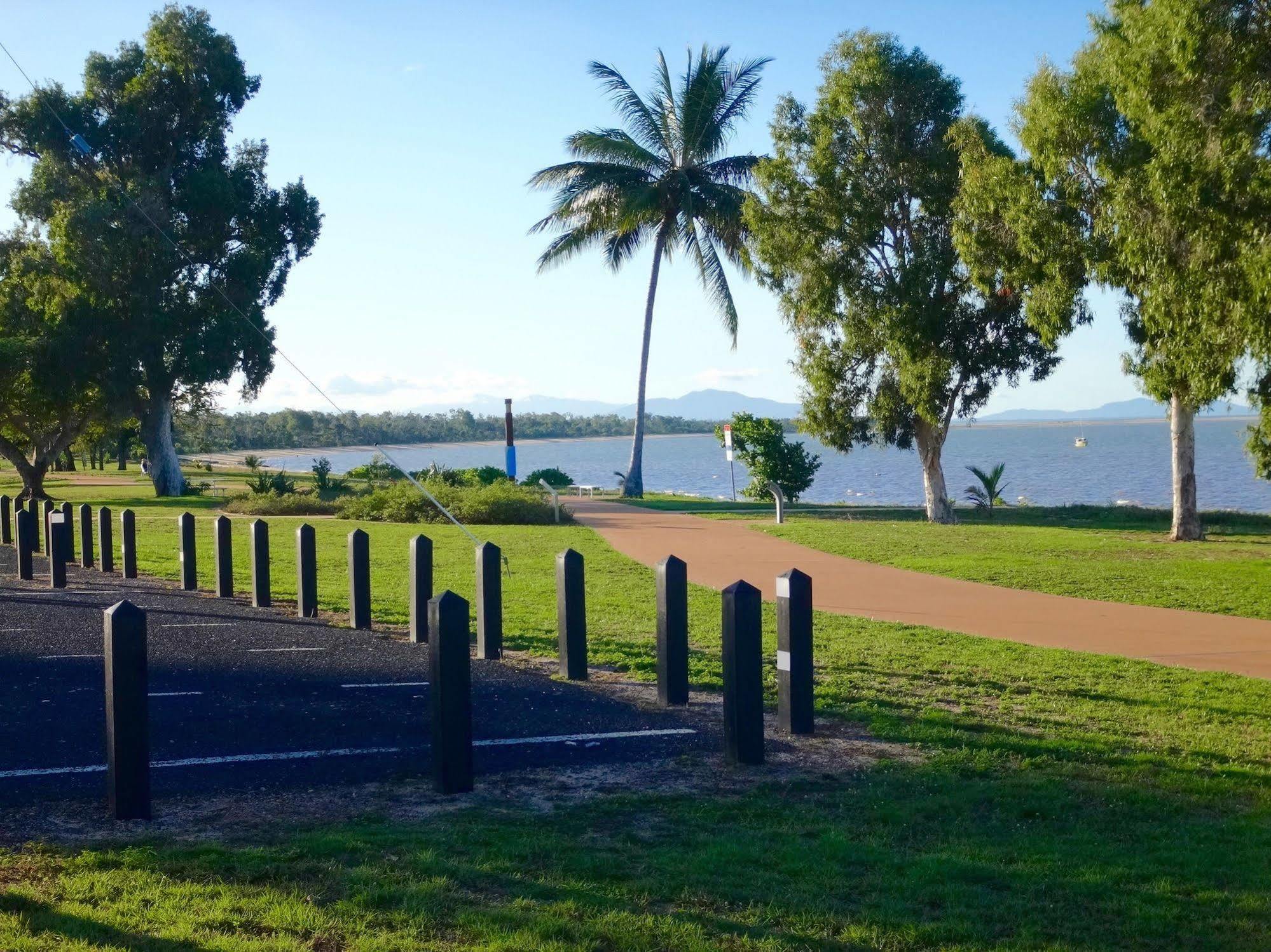 Cardwell At The Beach Экстерьер фото